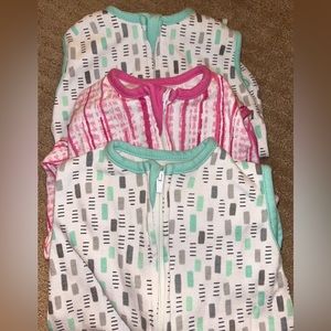 SwaddlesMe Wearable blankets GUC !